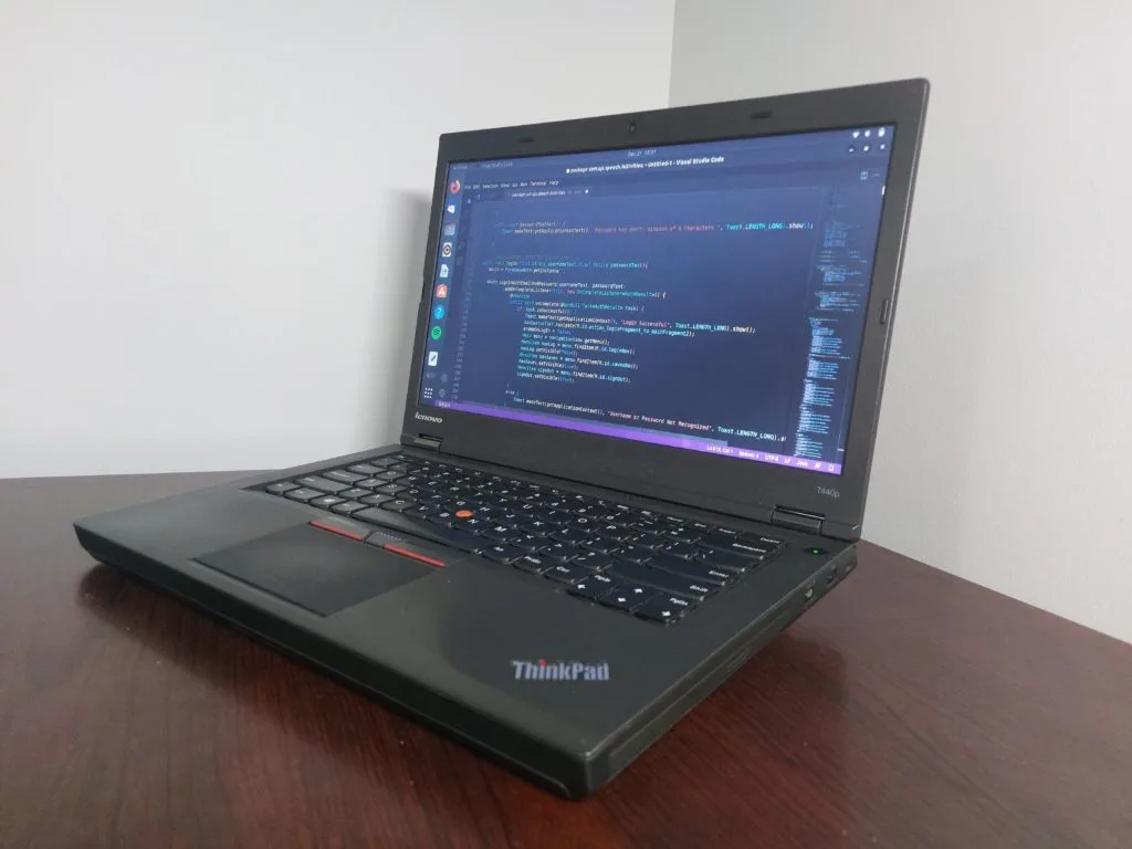 Thinkpad T440p with code editor